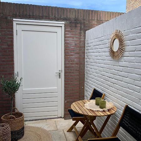 Beach Studio 35 With Private Parking Zandvoort Esterno foto