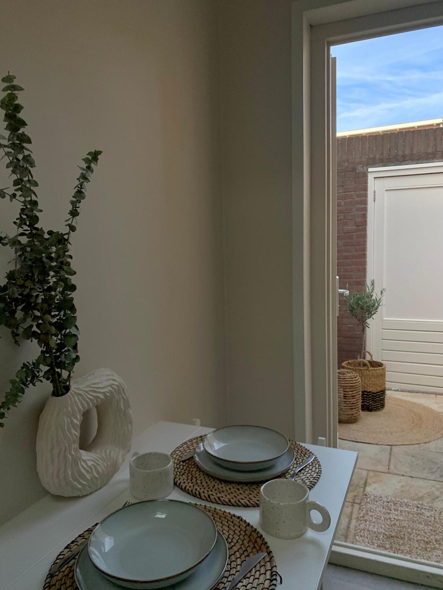 Beach Studio 35 With Private Parking Zandvoort Esterno foto